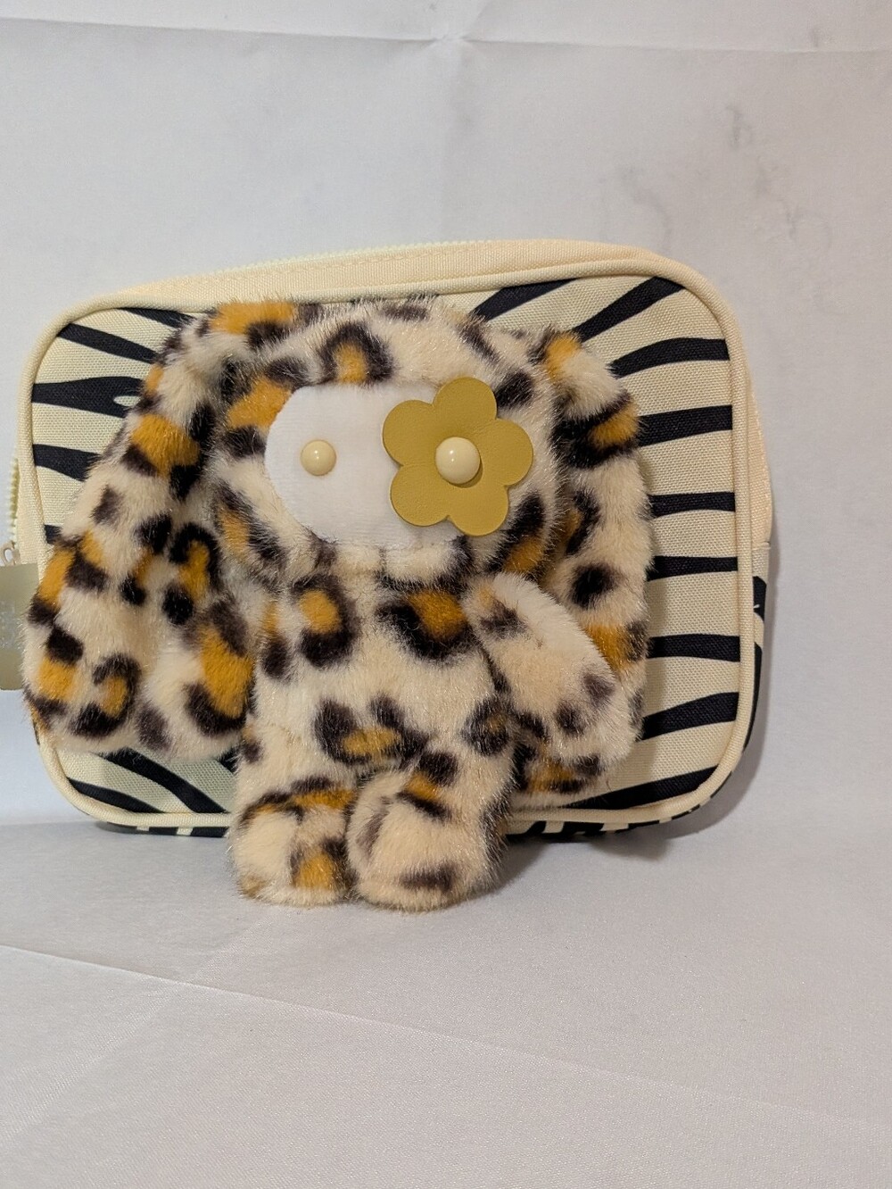 CJ Hendry Limited Edition Animal Print Juju Collectible Keychain - Kenny - Picture 4 of 5